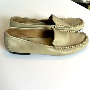 Mootsies Tootsies Gray Loafers with Leather Upper